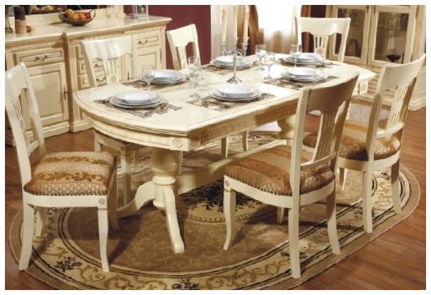 Обеденные столы былых времен и декоративные старые стулья для вашей кухни: выбор и стиль